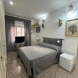 Stanza Con Ottima Posizione Roma